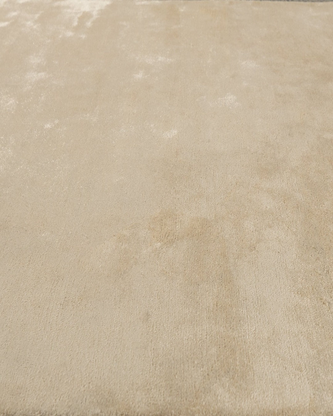 Abstract Silk Rug / Light Gold