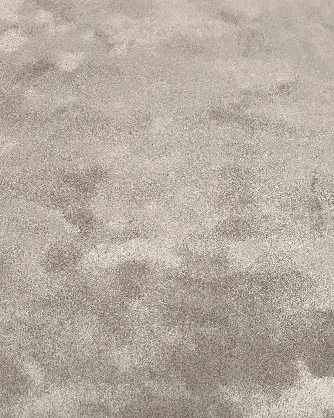 Abstract Silk Rug / Cloud Gray