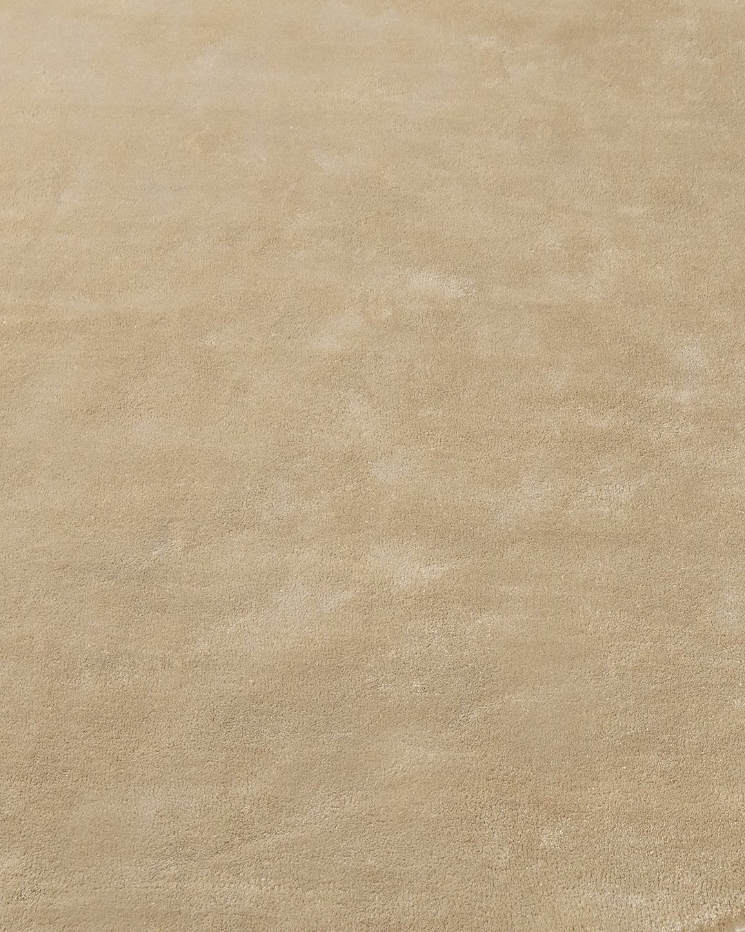 Solid Silk Rug / Gold