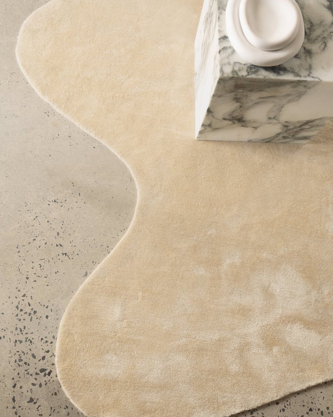 Abstract Silk Rug / Light Gold